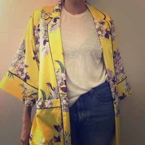 Top shop brand new yellow floral kimono size 6